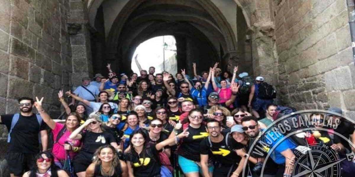 travellers-canallas-experiences-walking-santiago