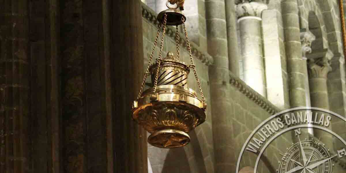 What is the botafumeiro and when can it be seen?